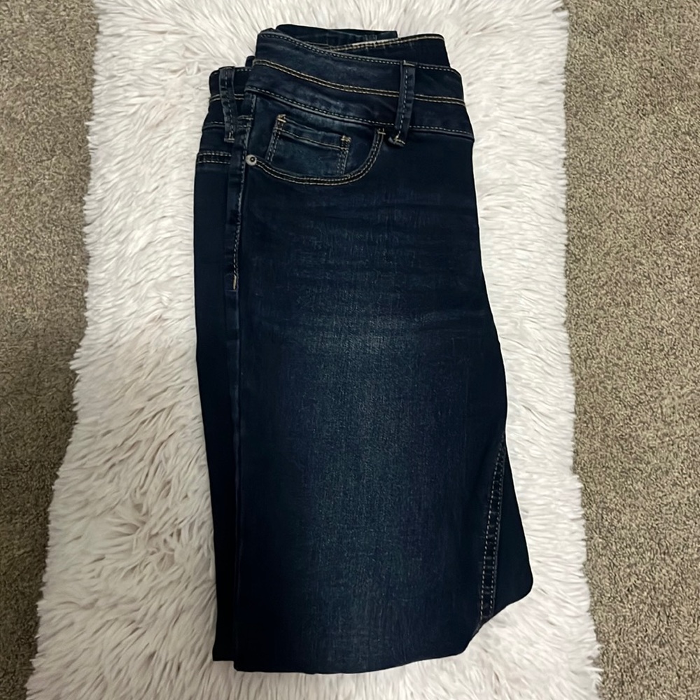 Loved the color. Never worn just no tag